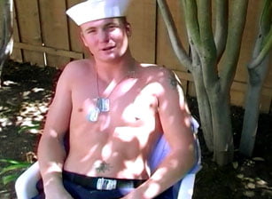 2452_soldiers_and_sailors_cummin_together_04_02