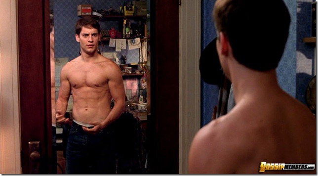 Chris Pine paparazzi shirtless photos