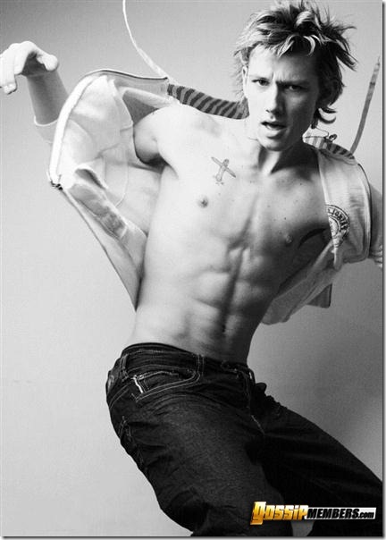 sexymalecelebrities-alex_pettyfer sexymalecelebrities-alex_pettyfer